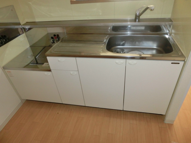 キッチン　退去前、現況優先