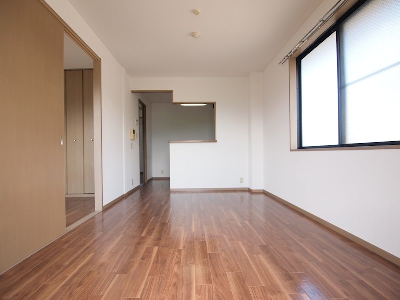 居室・リビング　※別号室写真の為、現況優先