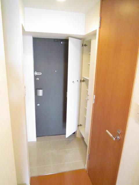 玄関　シューズボックス有