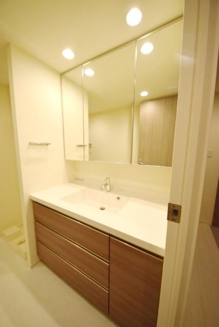 洗面設備　独立洗面台