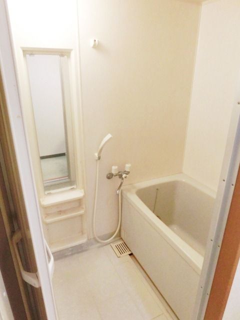 バス・シャワールーム　綺麗なバスルーム。