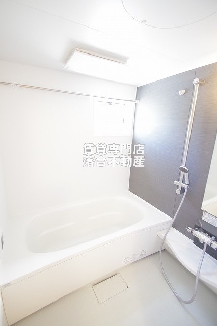 バス・シャワールーム　大きな一坪風呂♪浴室乾燥機付き