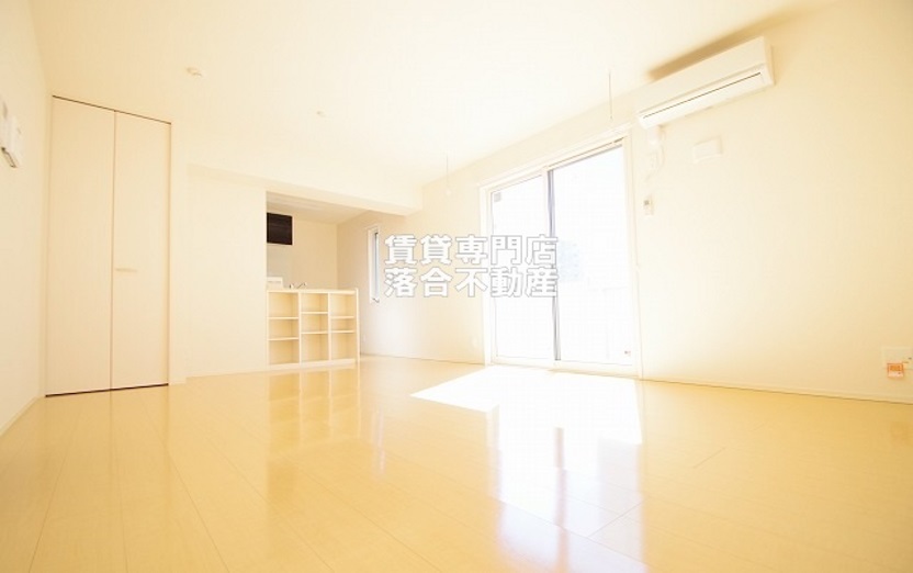 居室・リビング　明るい広々としたリビング♪