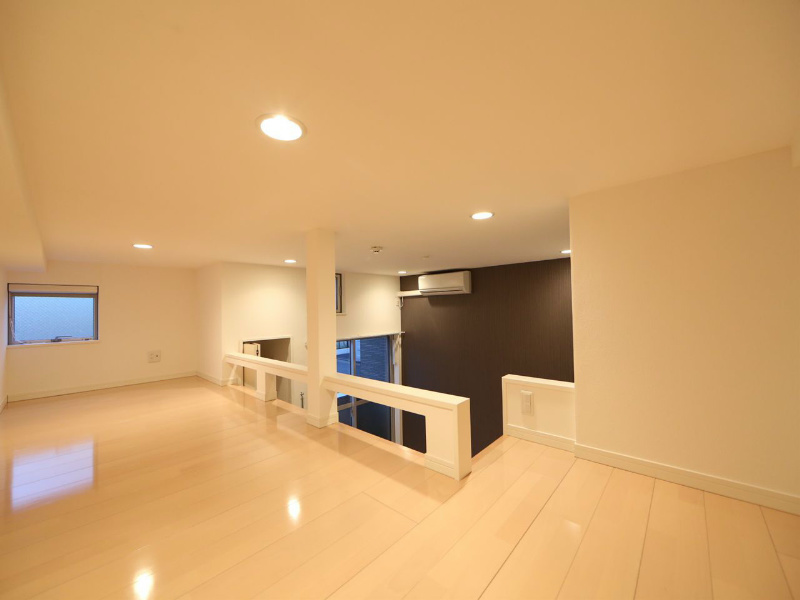 その他部屋・スペース　上段ロフト5.6帖（収納としてもお部屋としても使えます）