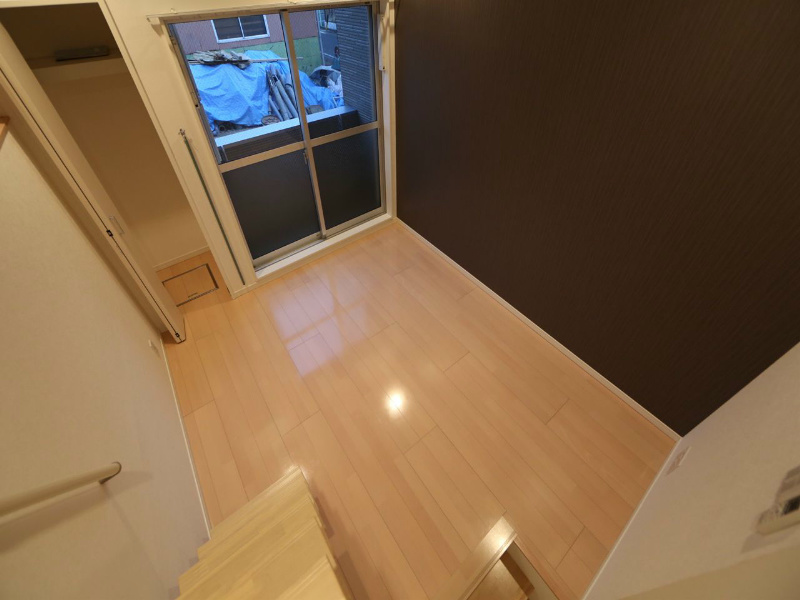 バルコニー　洋室6帖　上段ロフト5.6帖（収納でもお部屋でも使えます）