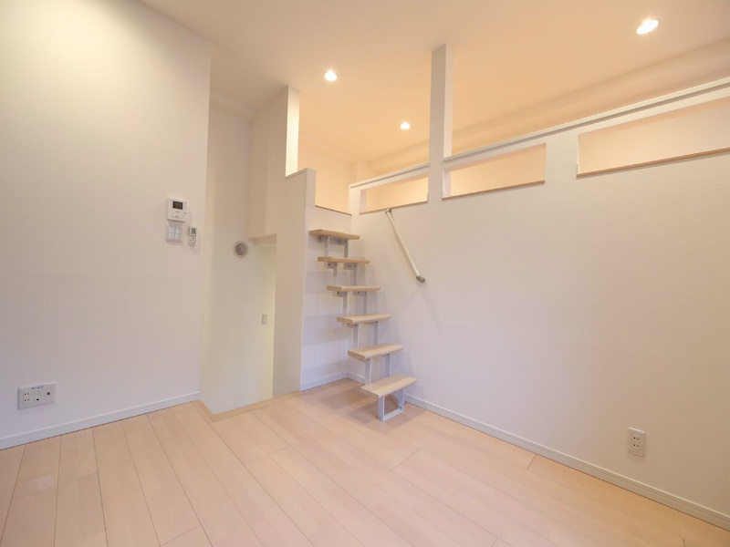 居室・リビング　洋室6帖　上段ロフト5.6帖（収納でもお部屋でも使えます）