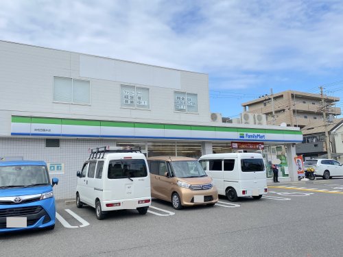 コンビニ　ファミリーマート 岸和田南町店（コンビニ）まで589m