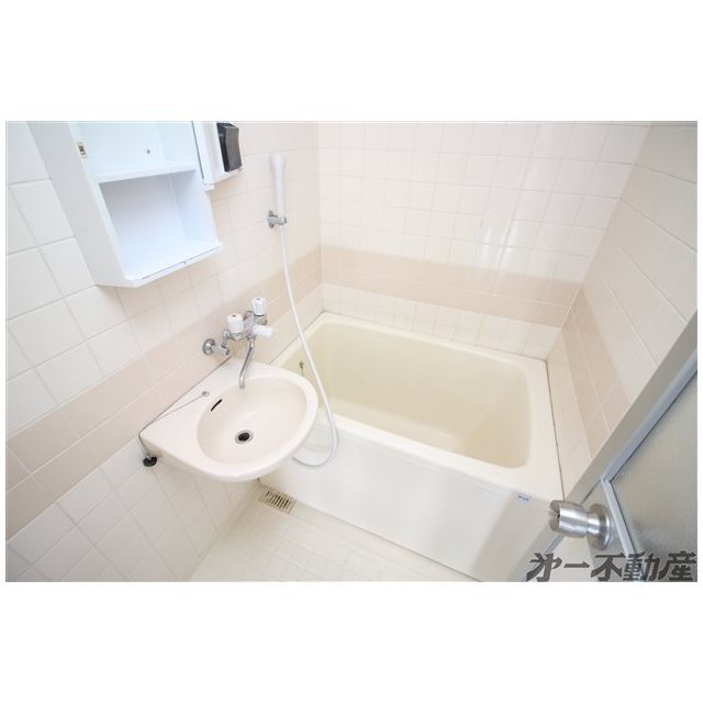 バス・シャワールーム　バスルーム