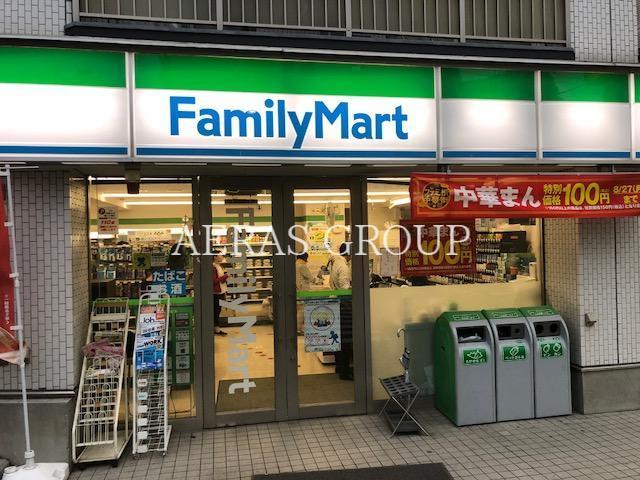 コンビニ　ファミリーマート牛込柳町駅前店（コンビニ）まで353m