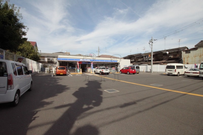 コンビニ　ローソン照ケ丘矢田店（コンビニ）まで175m