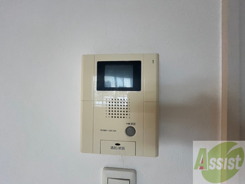 バルコニー　モニタ付インターホンです。セキュリティ面も安心ですね！