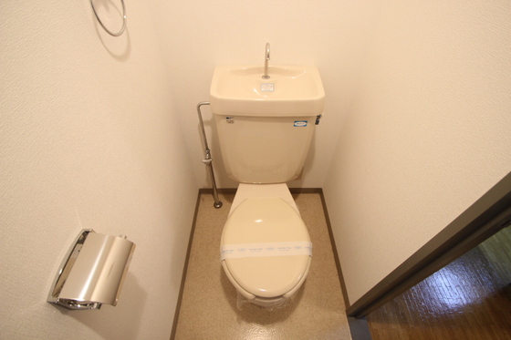 トイレ　※他号室の写真です