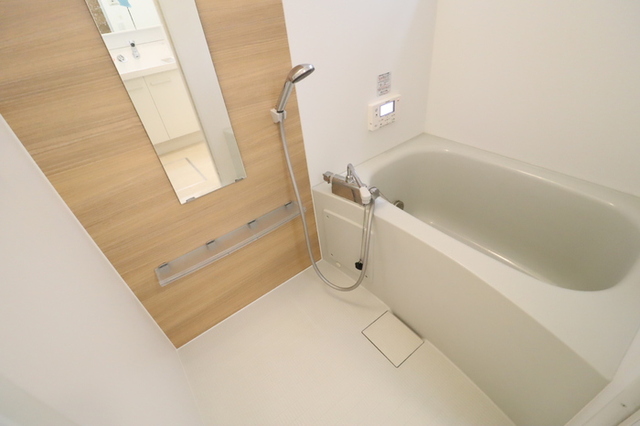 バス・シャワールーム　追い焚き給湯