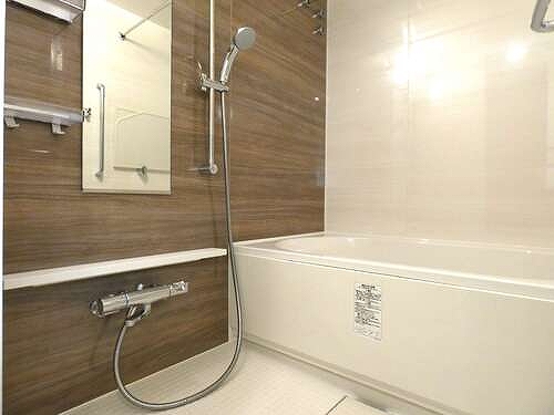 バス・シャワールーム　バスルーム