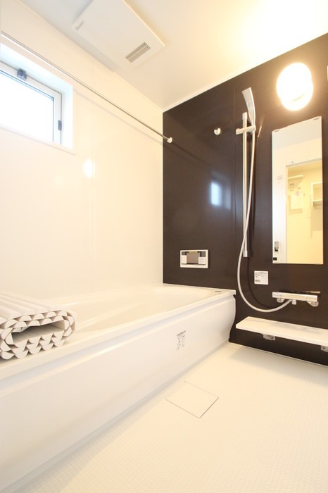 バス・シャワールーム　一日の疲れを癒せますね。