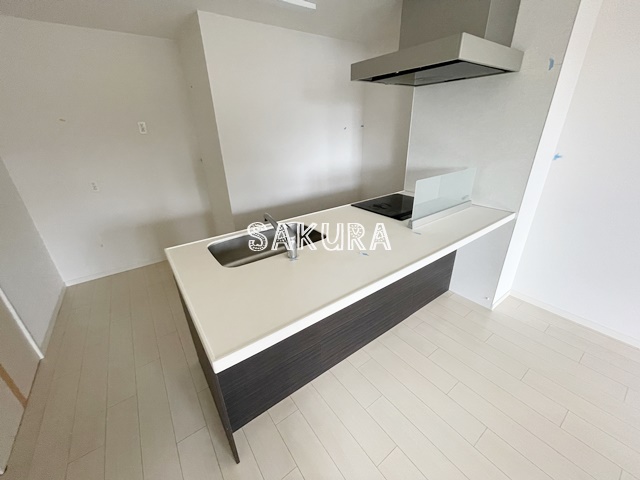 キッチン　自炊をされる方に嬉しい3口コンロ♪