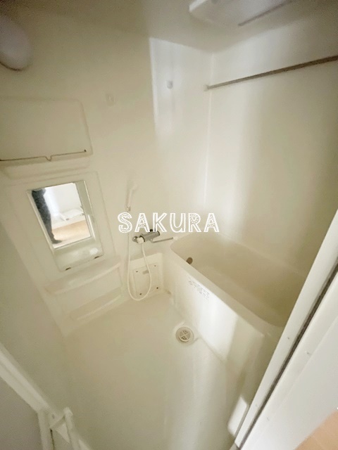 バス・シャワールーム　雨の日でも安心の浴室乾燥機付きです♪