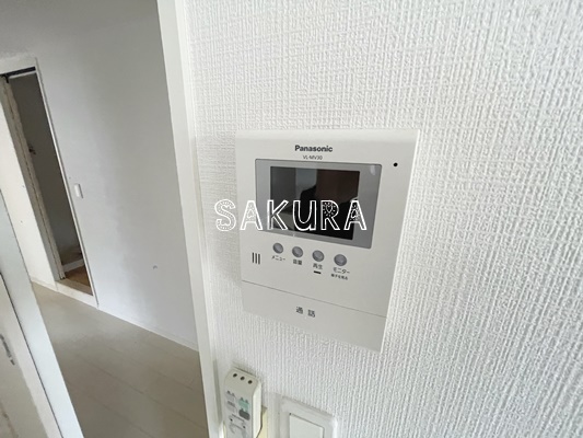 セキュリティ　女性の方でも安心のモニター付きインターフォン♪