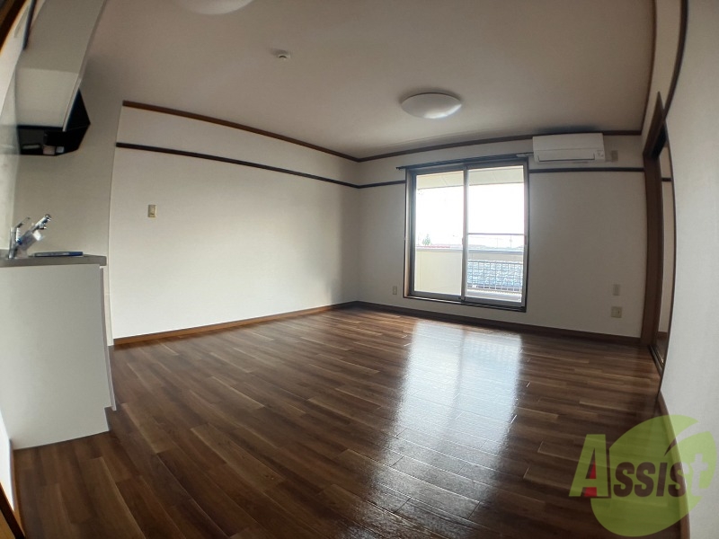 居室・リビング　きれいなＬＤＫが広がっていて居心地が良さそうですね。