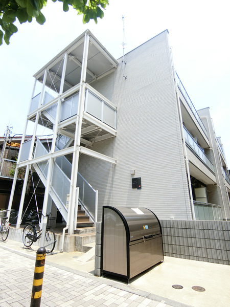 建物外観　駅から徒歩9分のマンションです