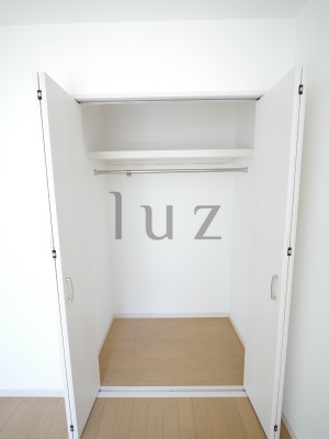 収納　パイプハンガー付きクローゼット完備！