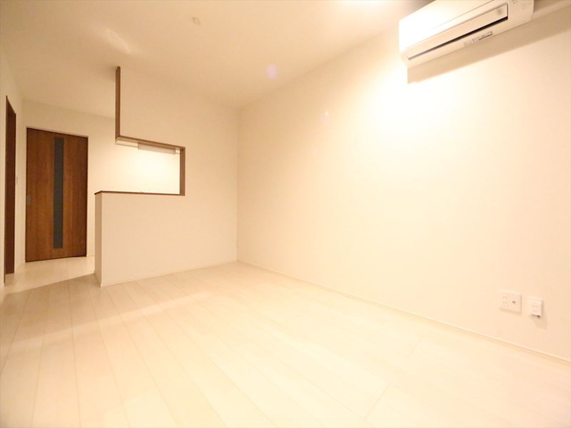 その他　ＬＤＫ10.7帖　システムキッチン　エアコン完備　同仕様写真