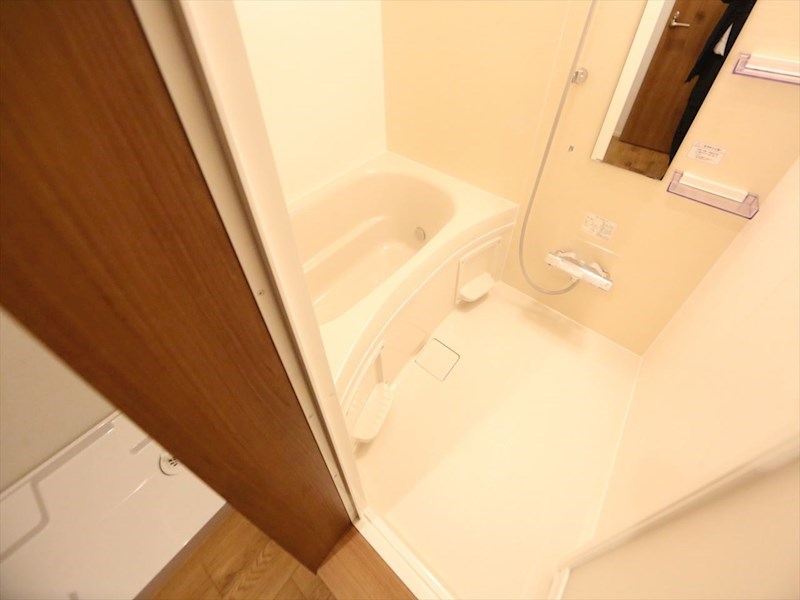 バス・シャワールーム　浴室暖房乾燥機付　追い焚き機能付お風呂　同仕様写真