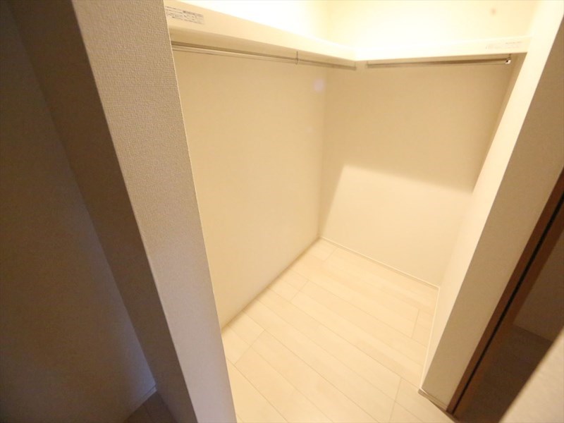 収納　ウォークインクローゼット（収納充実してます）　同仕様写真