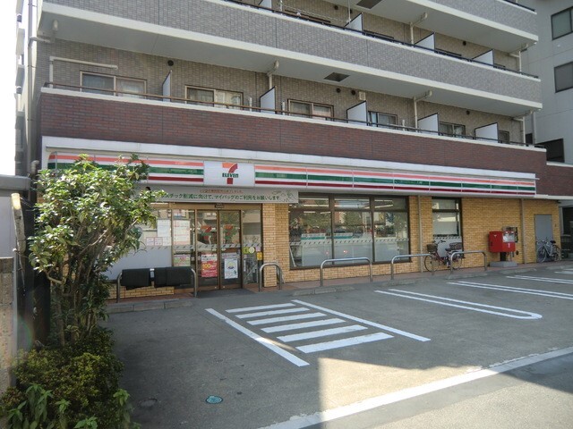 コンビニ　セブンイレブン北区岩淵店（コンビニ）まで450m