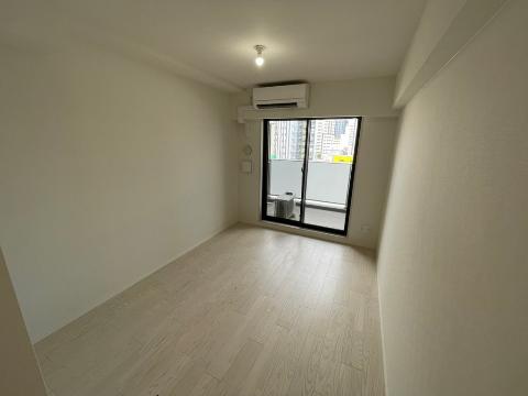 居室・リビング　室内