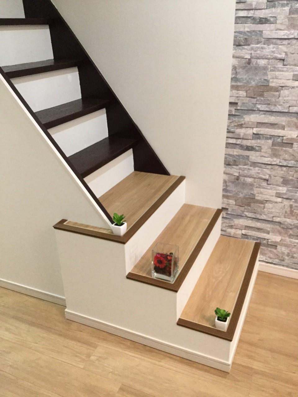 その他　１階階段