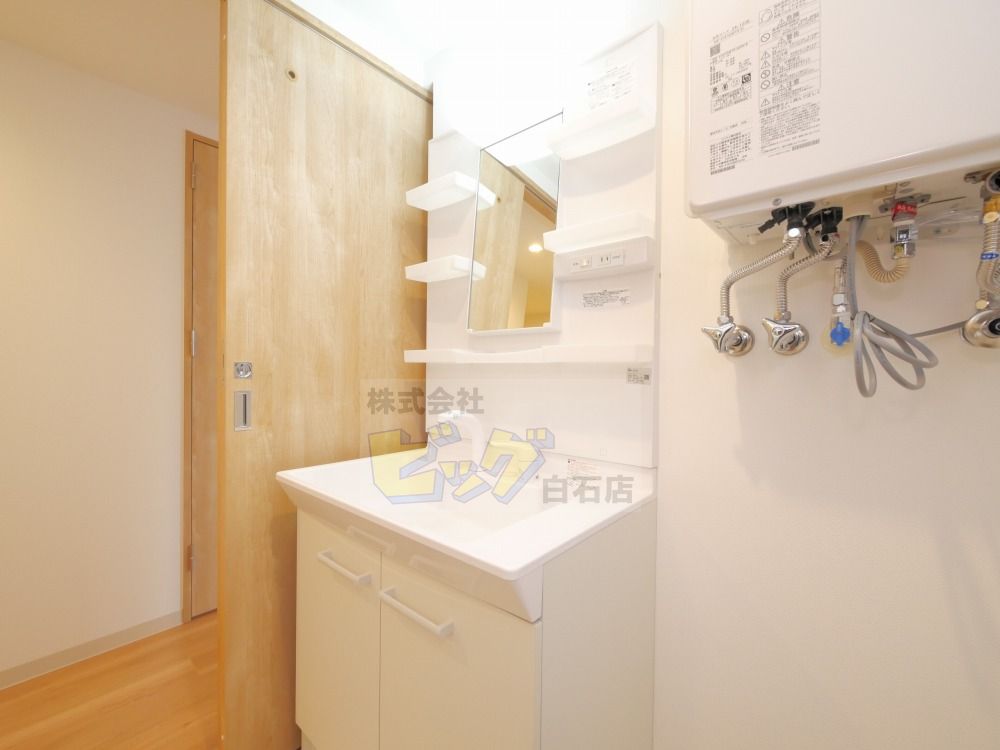 洗面設備　人気の設備シャンプードレッサーを完備しています♪