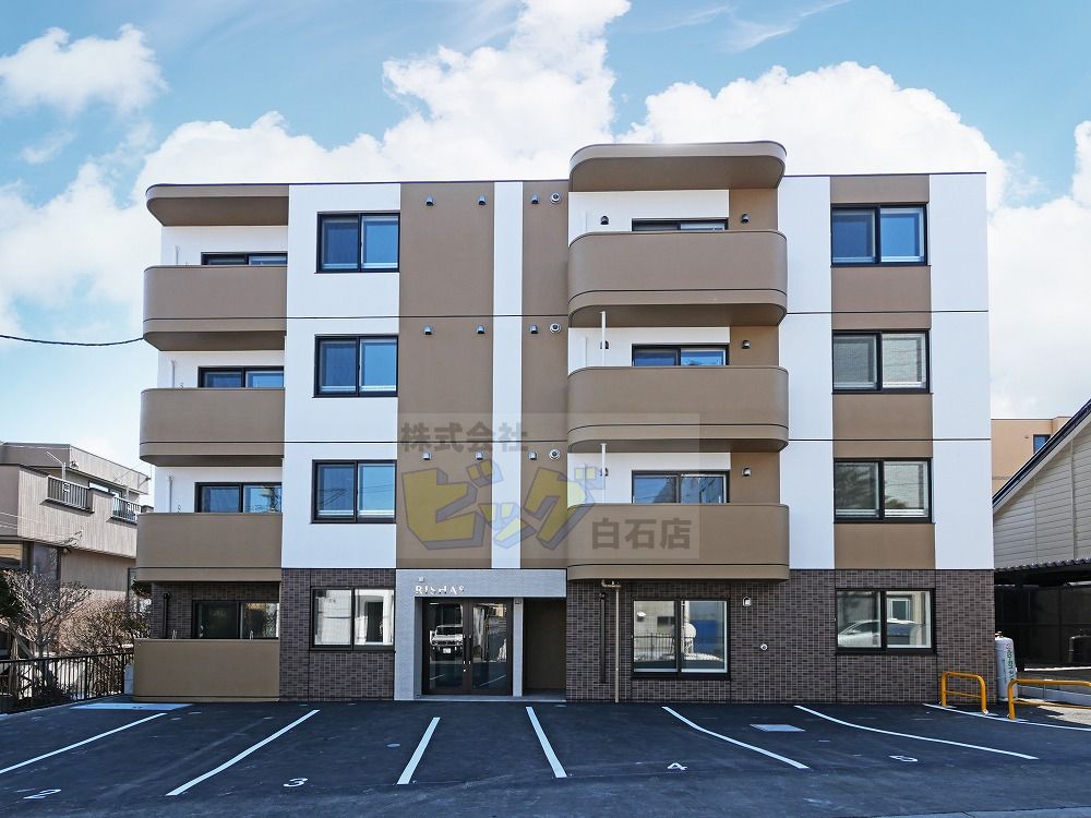 建物外観　Ｗｉ－Ｆｉ付きインターネット無料導入のマンションです♪