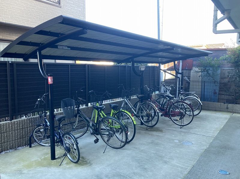 その他共有部分　屋根付き駐輪場