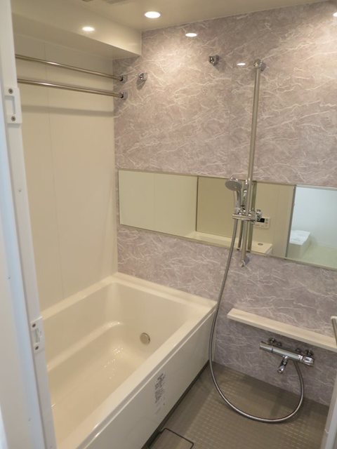 バス・シャワールーム