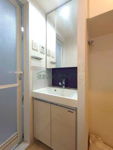 洗面設備　別部屋の参考写真です。