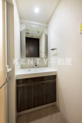 洗面設備　コンパクトで使いやすい洗面所