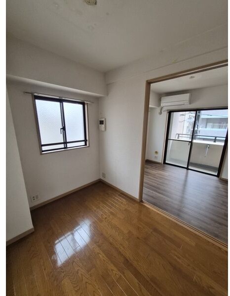 居室・リビング　開放感のあるゆったりとしたお部屋です♪