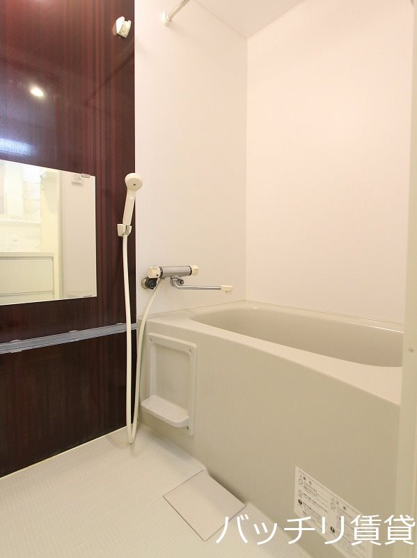 バス・シャワールーム　画像は同型タイプの為、現状を優先致します。