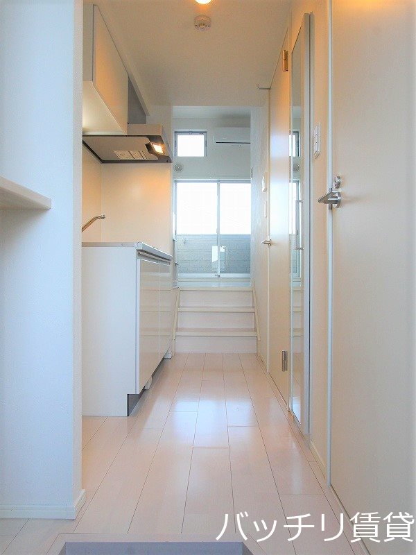 玄関　画像は同型タイプの為、現状を優先致します。