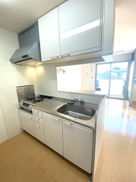 キッチン　2口ガスコンロ/グリル付きのキッチンです☆場所を取るお鍋やお