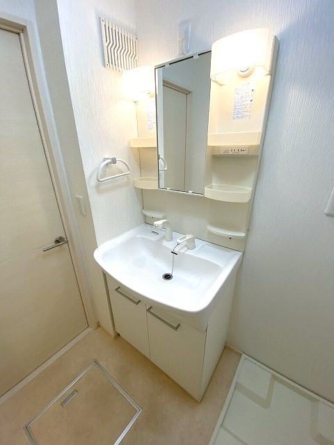 洗面設備　洗髪洗面化粧台で忙しい朝にも寝癖の付いた頭にも優しい☆お化粧