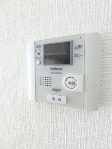 セキュリティ　防犯対策に有効なカメラ付インターホン完備♪突然の来客やお子様