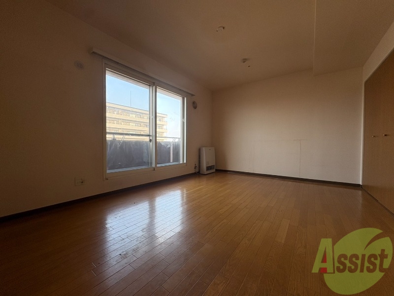 居室・リビング　広くてキレイなお部屋が広がっていて、充実した生活が送れそう。