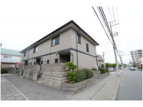 建物外観　駐車場１台付き！