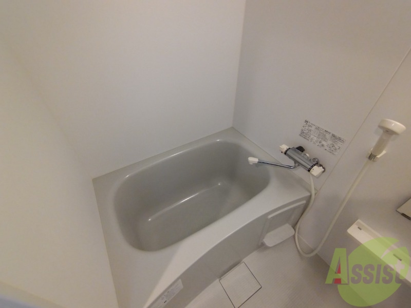 バス・シャワールーム　お風呂になります。一日の疲れを癒してくださいね。