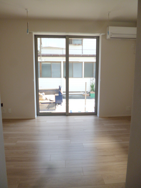 居室・リビング　2面採光の居室