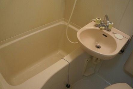 バス・シャワールーム　設備・仕様は号室により異なる為、現況を優先致します。