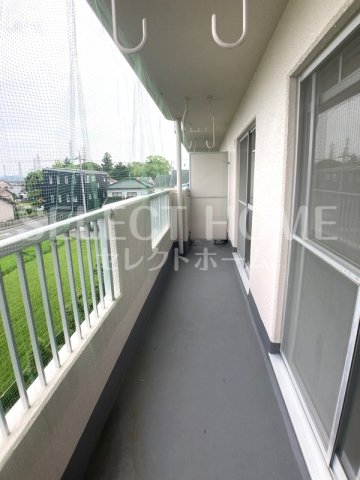 バルコニー　バルコニーからの眺めを楽しみながら食事をしませんか