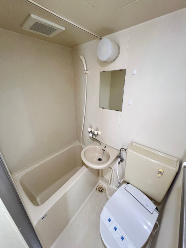 バス・シャワールーム　※他部屋参考写真